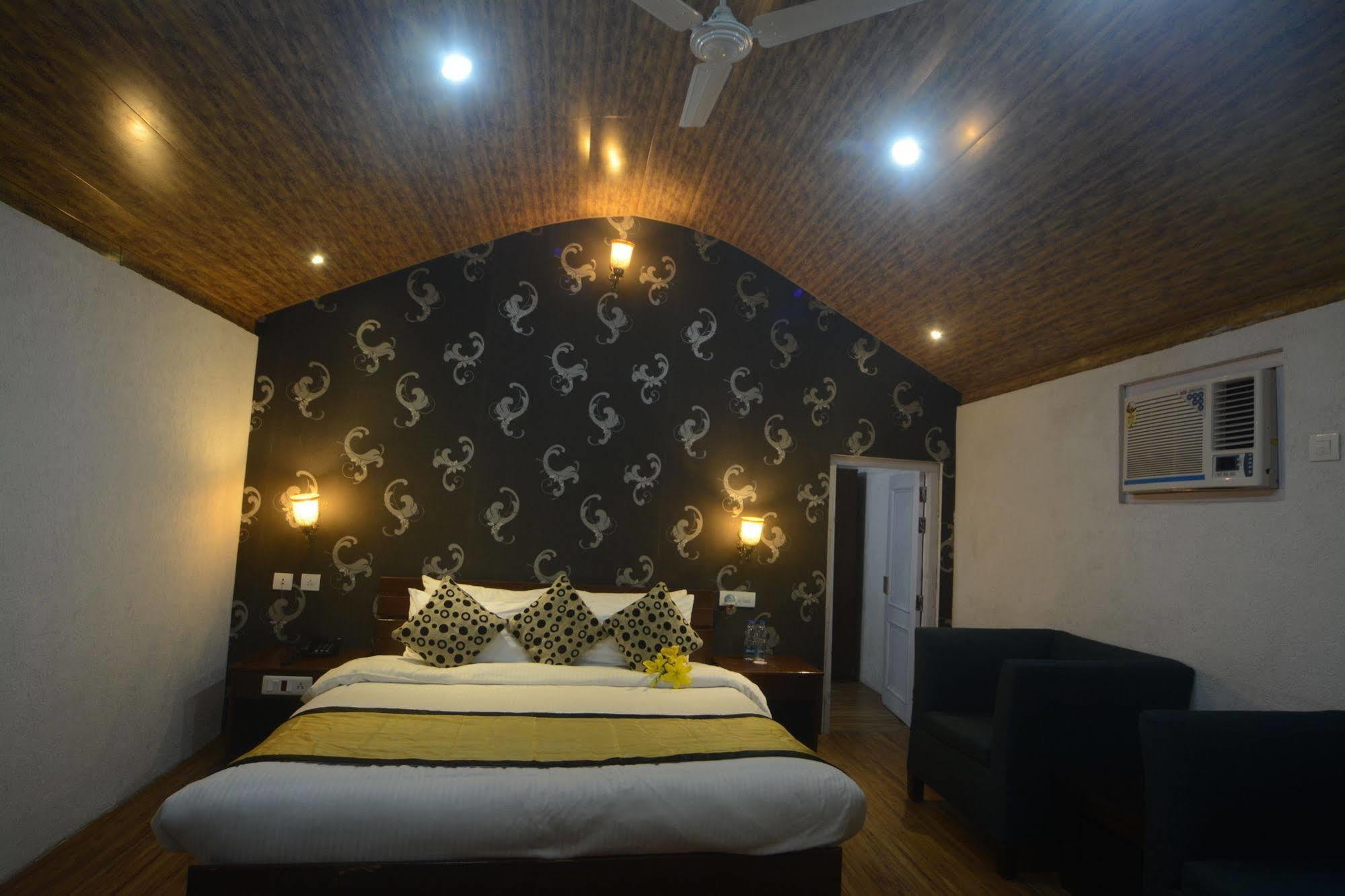 Hotel The Exotica Dharamsala Zewnętrze zdjęcie